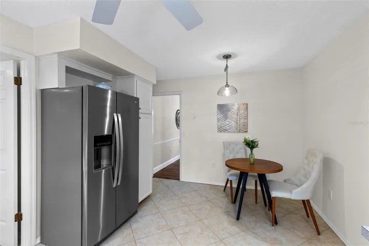 *Kitchen with Eat-In Dinette Area
