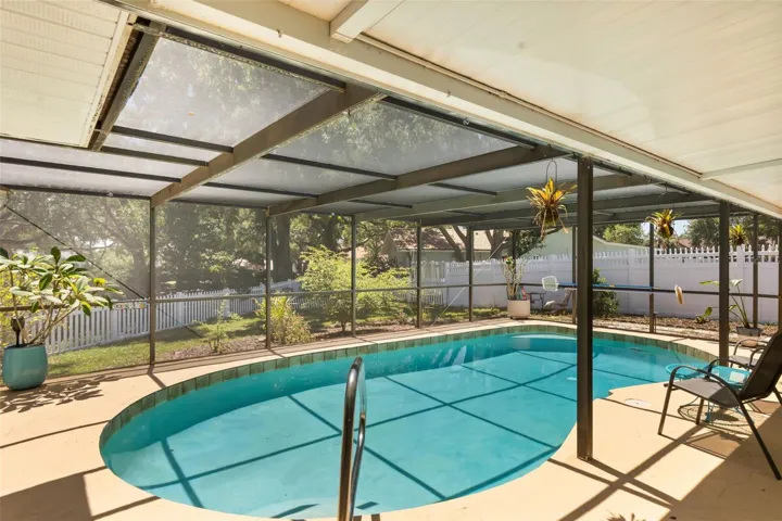 Screened Pool Cage
