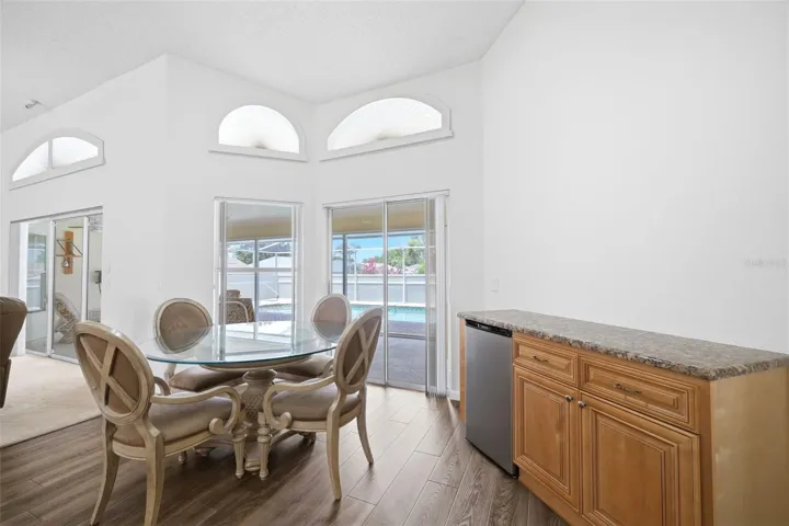 Breakfast Nook and Bar