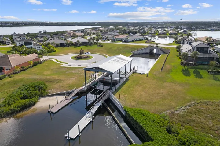 Lift System to the Manatee River