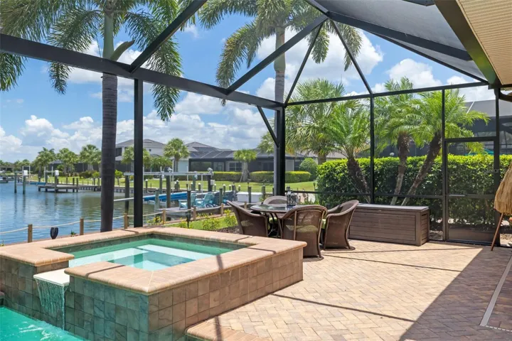 Spill over Spa and Alfresco Dining Area