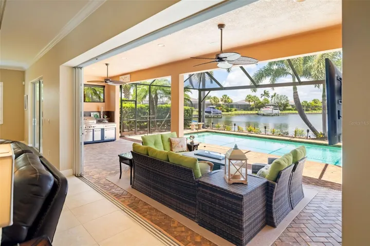 Seamless Indoor/Outdoor Space