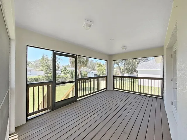 Enjoy Bug free outdoor screened in patio!