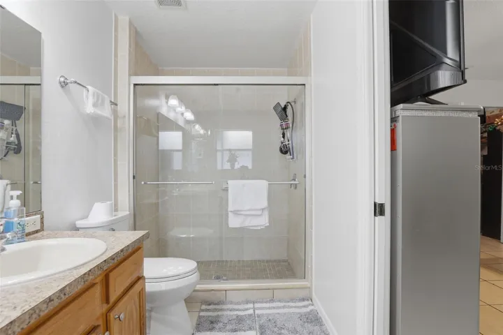 Owner's suite bathroom