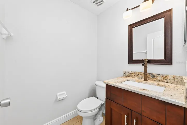 Convenient main floor haf bath.