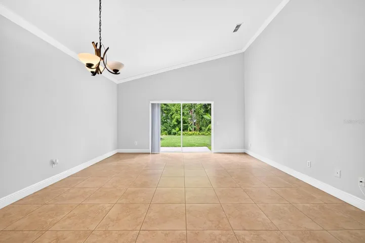 Breakfast nook/family Room.
