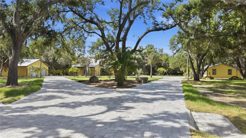NEW PAVER DRIVEWAY