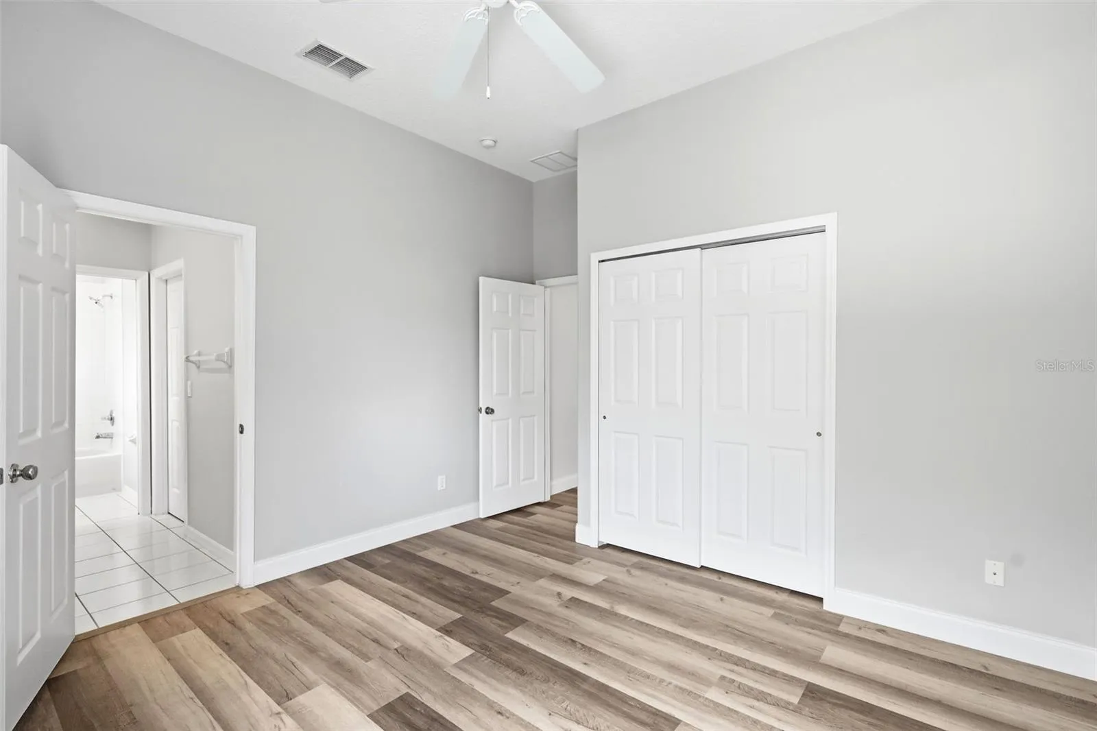 Upstairs secondary primary suit