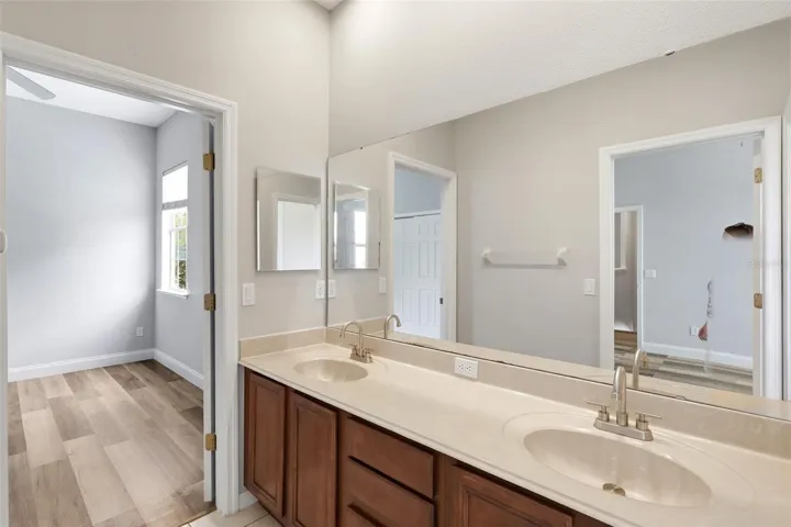 his and hers bathroom upstairs