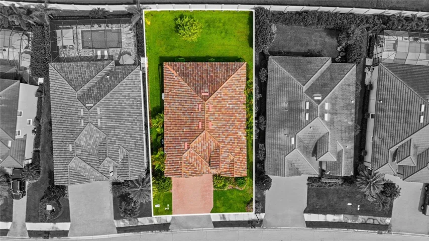 Aerial view of house (lot)