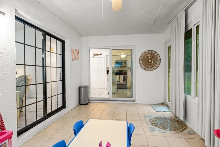 Florida sunroom