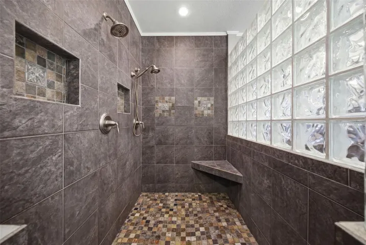 MASTER BATHROOM VIRTUALLY STAGED