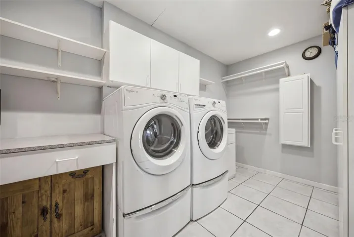LAUNDRY ROOM VIRTUALLY STAGED