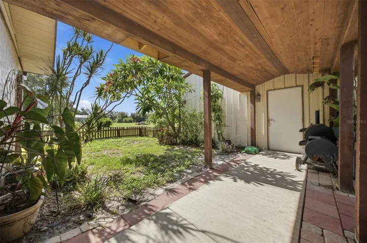 COVERED WALKWAY BETWEEN HOUSE AND BARN/GARAGE