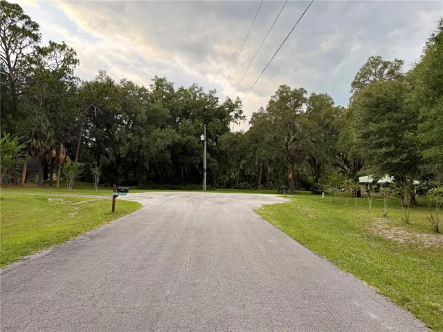 Ingress is to left of telephone pole
