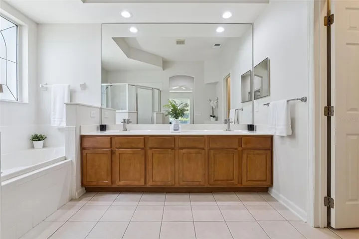 11' x 8'6