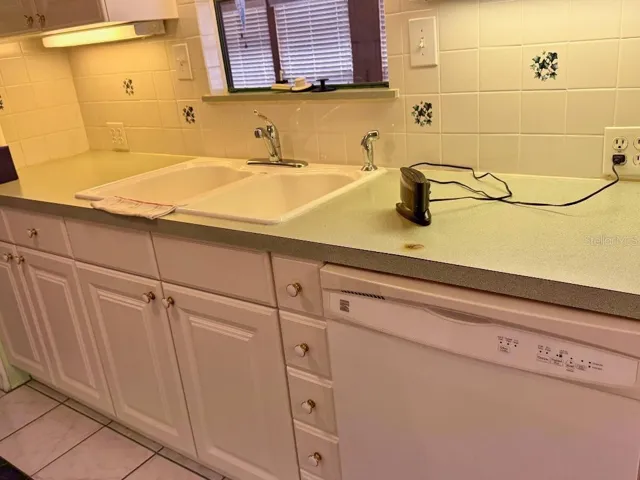 White kitchen