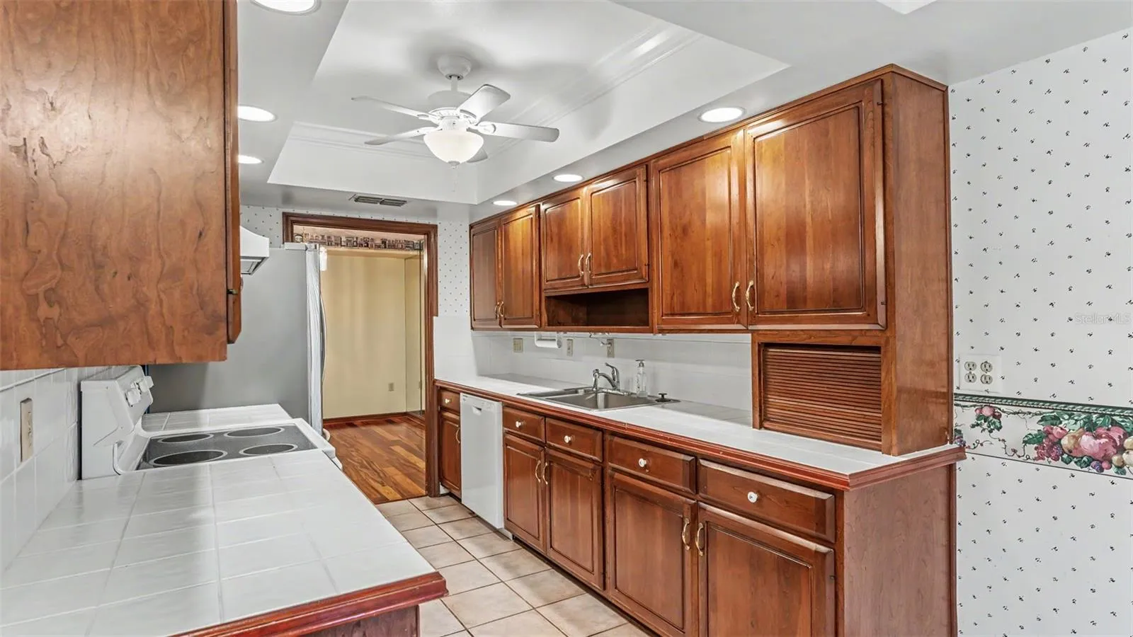 633 Victoria Square Ln, Lakeland, Florida 33813 — photo 11