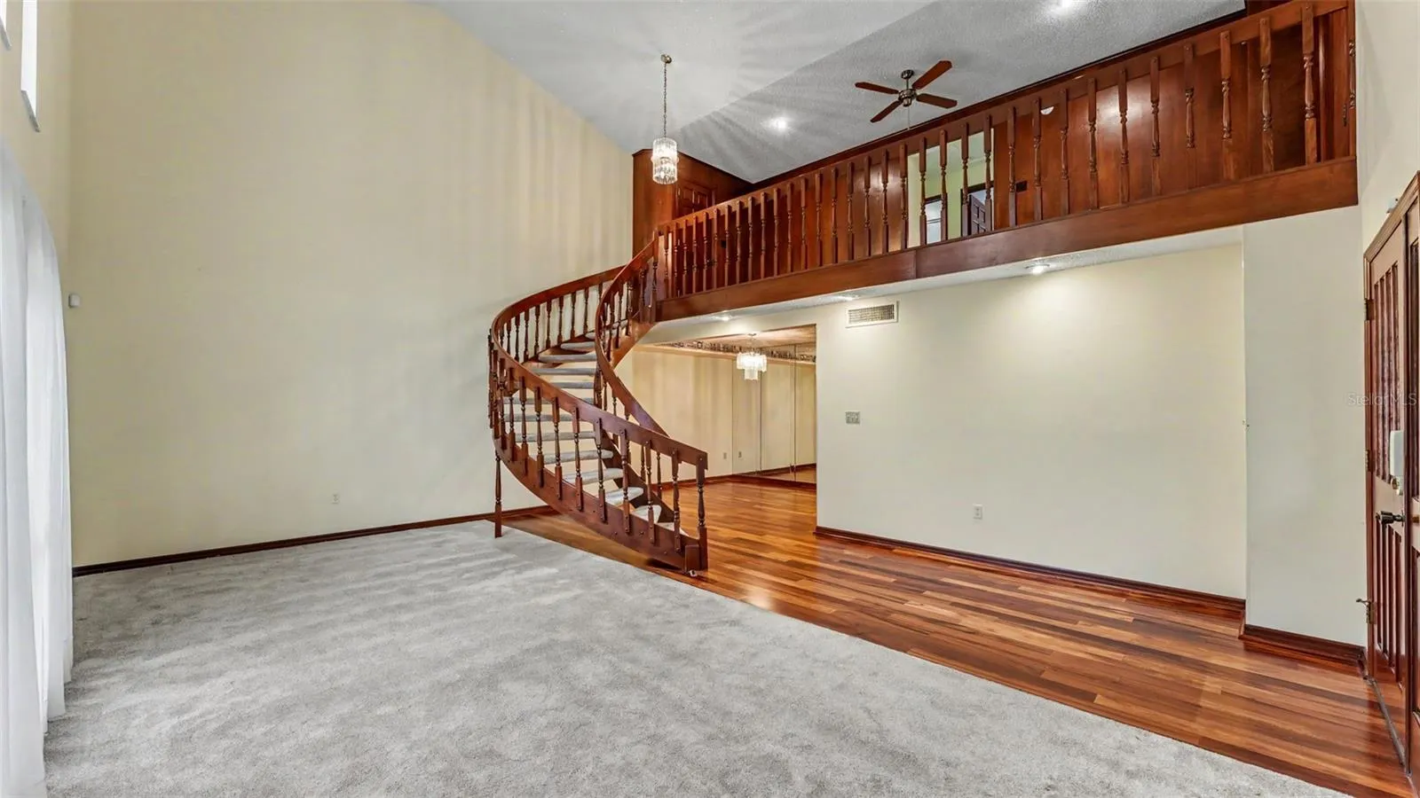 633 Victoria Square Ln, Lakeland, Florida 33813 — photo 2