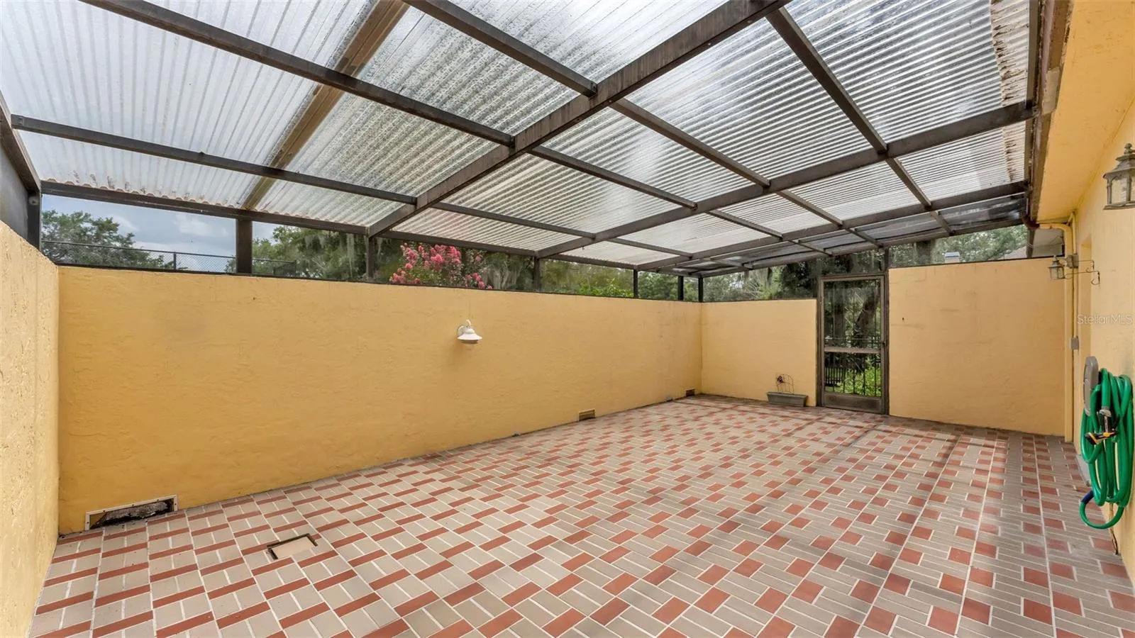 633 Victoria Square Ln, Lakeland, Florida 33813 — photo 36