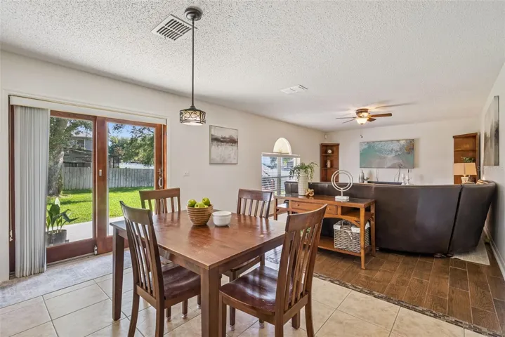 Eat-in Kitchen