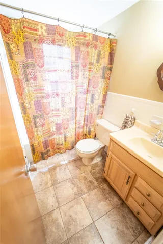 2ND BATHROOM