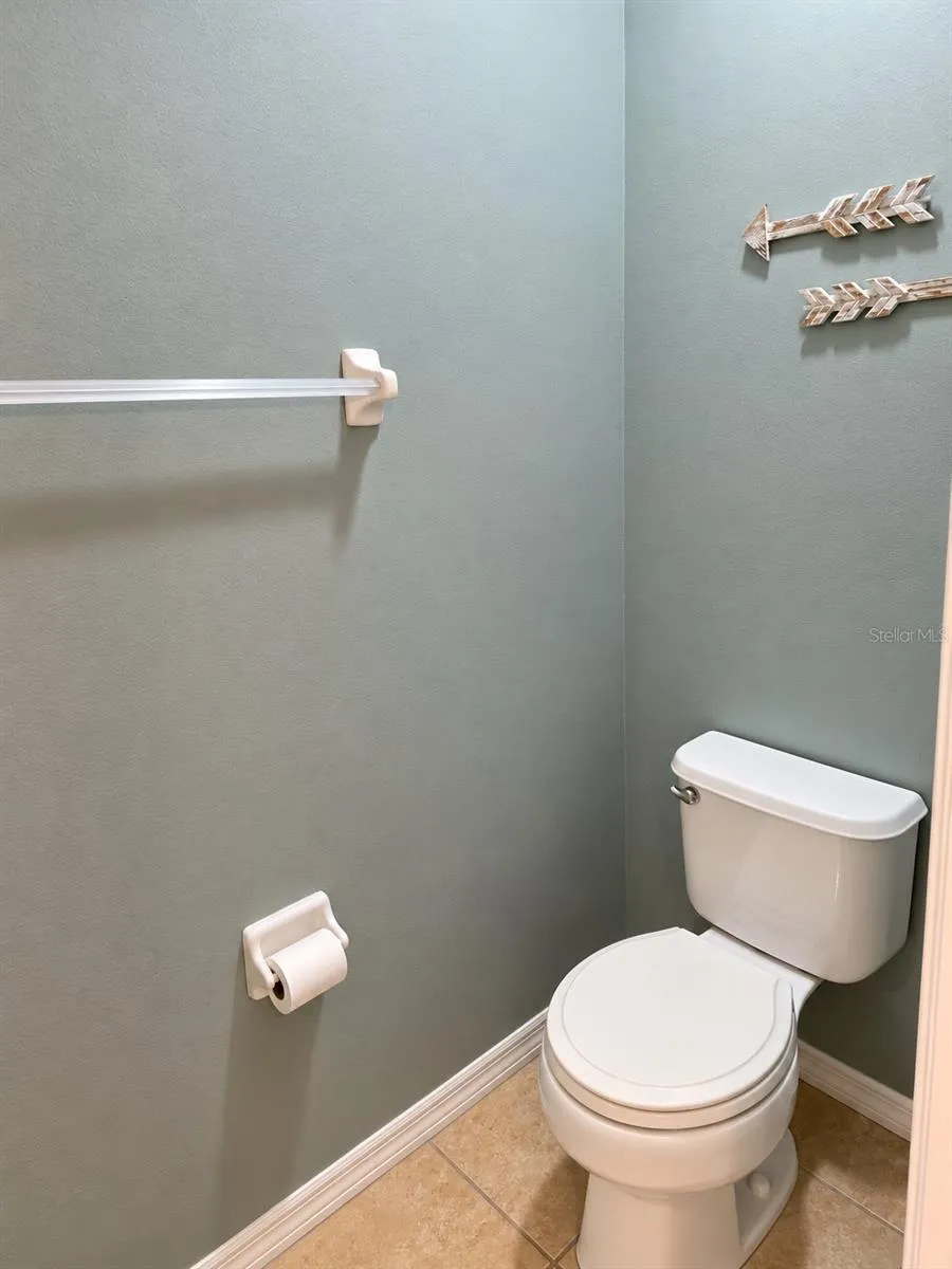 Down stairs guest 1/2 bathroom