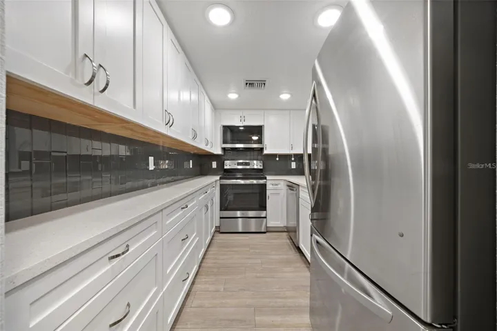 Beautifully renovated kitchen!