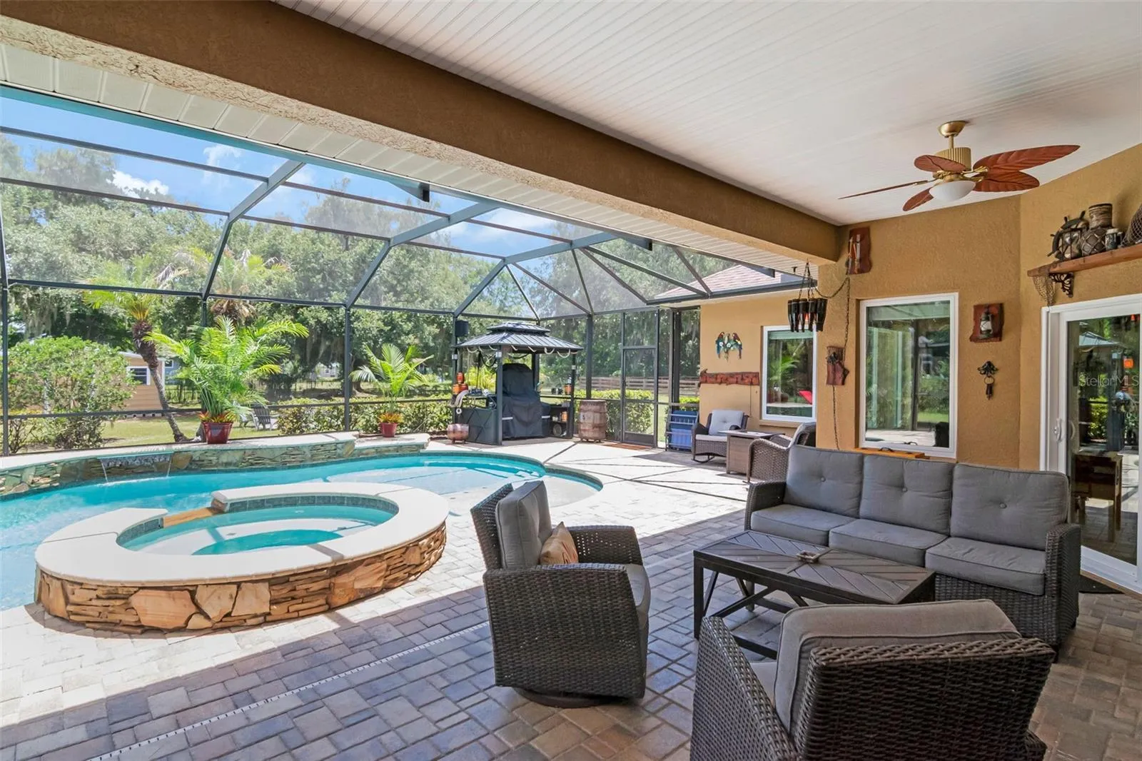 Pool / Patio