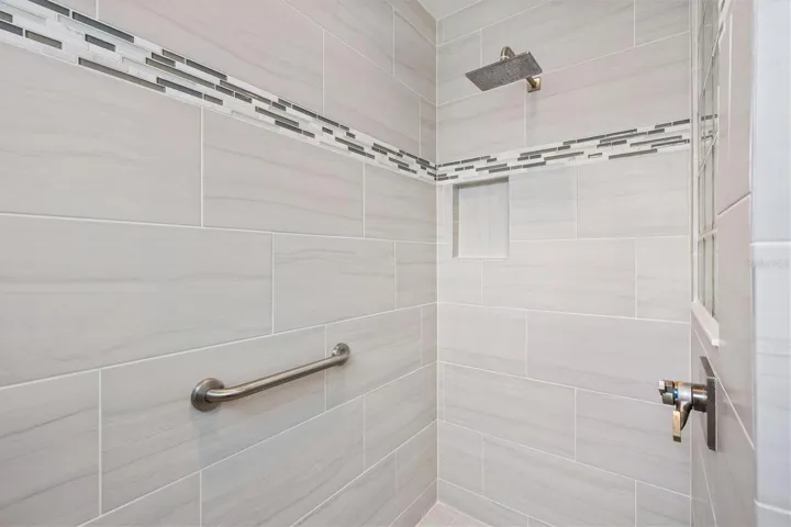 TILED ROMAN SHOWER