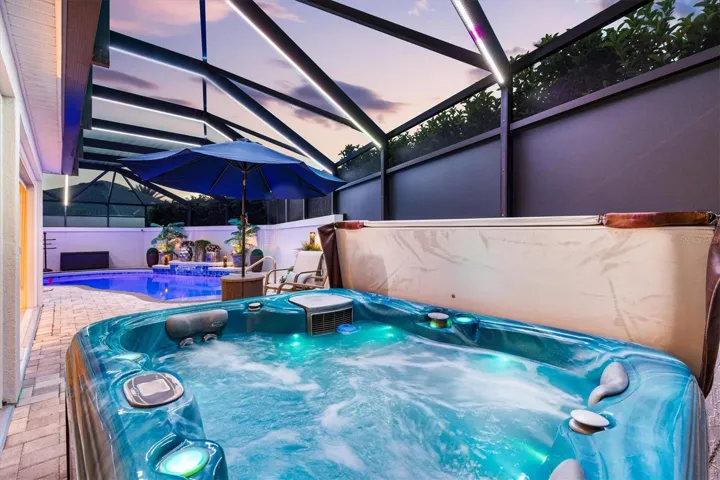 HOT TUB INCLUDED!