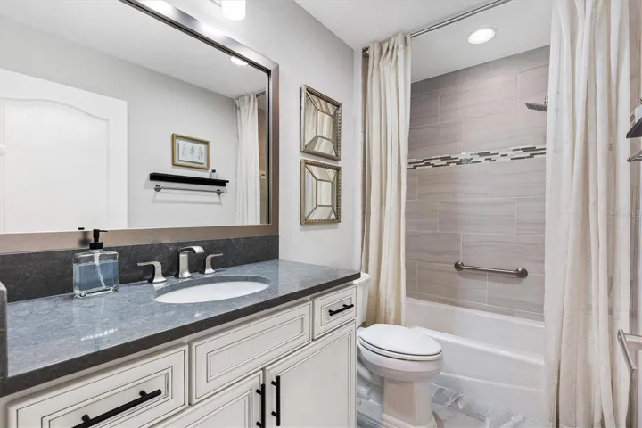 3RD BATHROOM WITH TUB/SHOWER COMBO