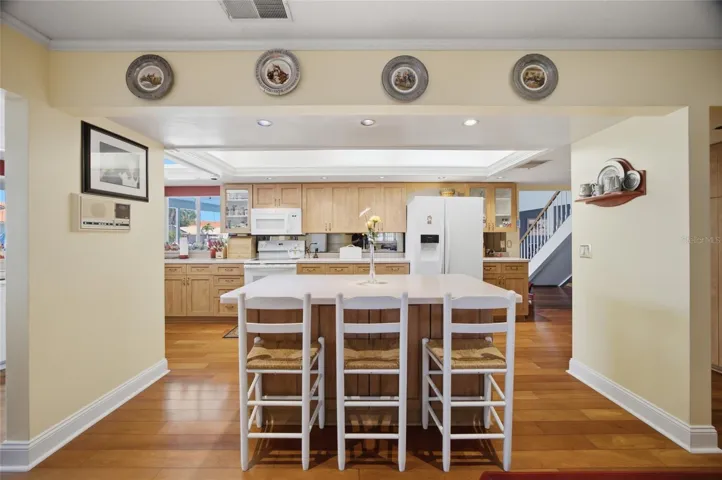 Kitchen angle 4