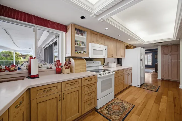 Kitchen angle 3
