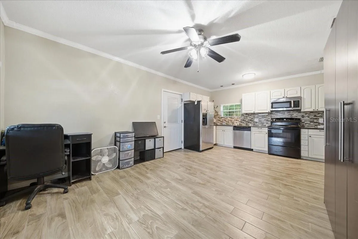 Second Unit - Kitchen &amp; Living Room