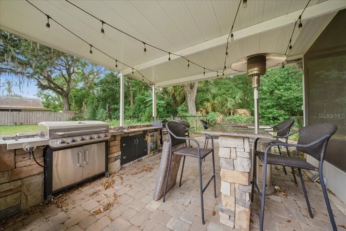 Outdoor Kitchen &amp; BBQ
