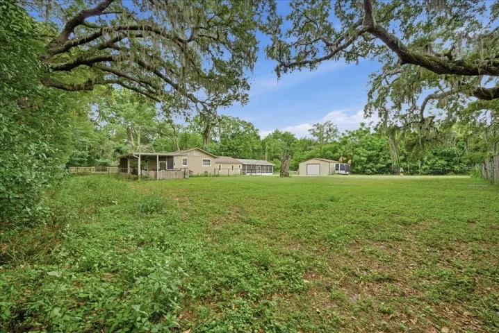 Private Front Yard
