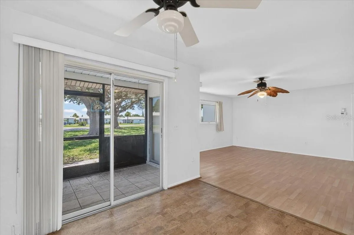Dining Area to Screened in Lanai