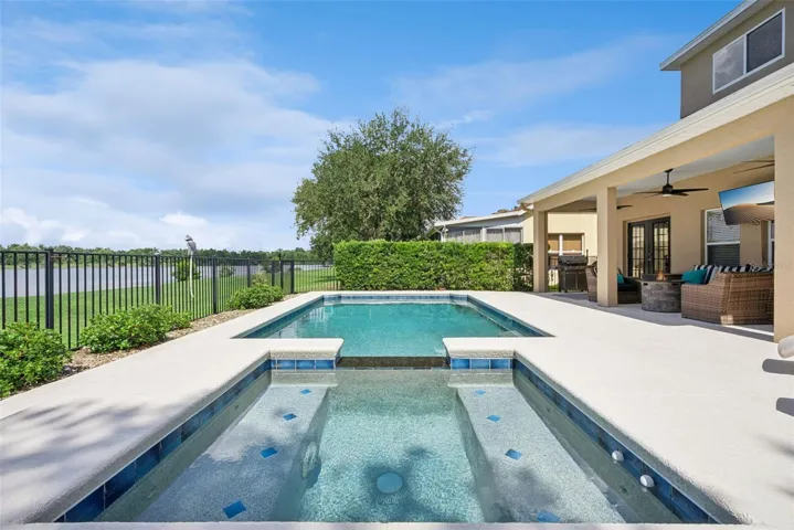 Heated Salted Water Pool/Spa with a VIEW