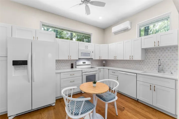 Primary Suite - Full Kitchen