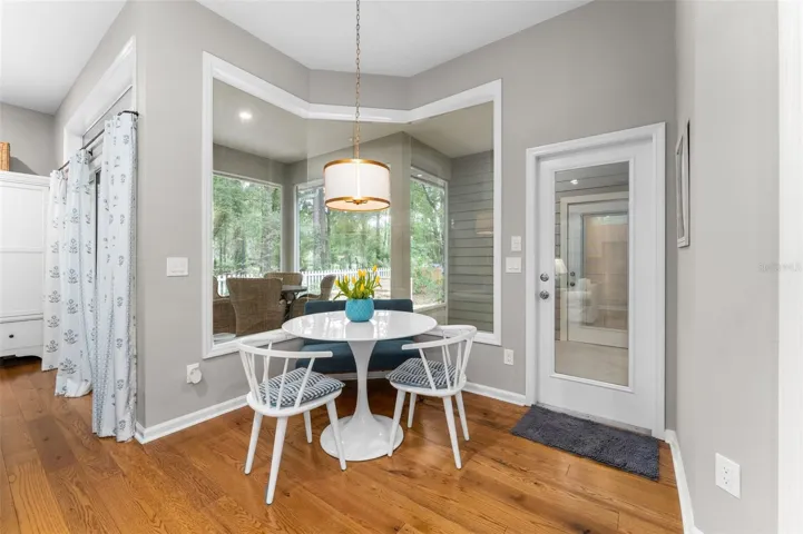 Dining nook adjacent to Family room