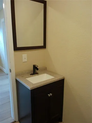 1/2 Bath