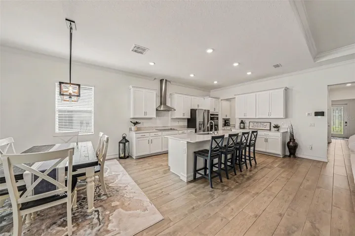 Perfect floorplan for the busiest of families!