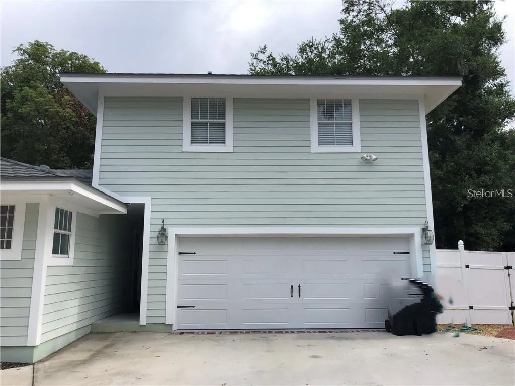 OVERSIZED 2 car garage