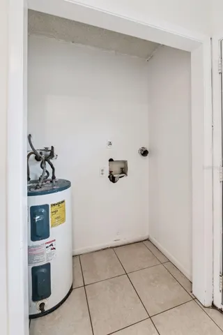 Washer/Dryer Hookups