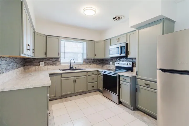 Updated Kitchen with New Appliances