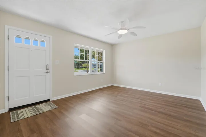 entrance/living area