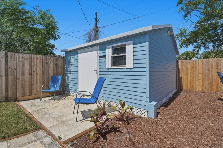 large workman shed