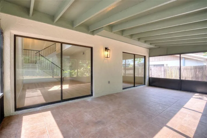 Enclosed lanai