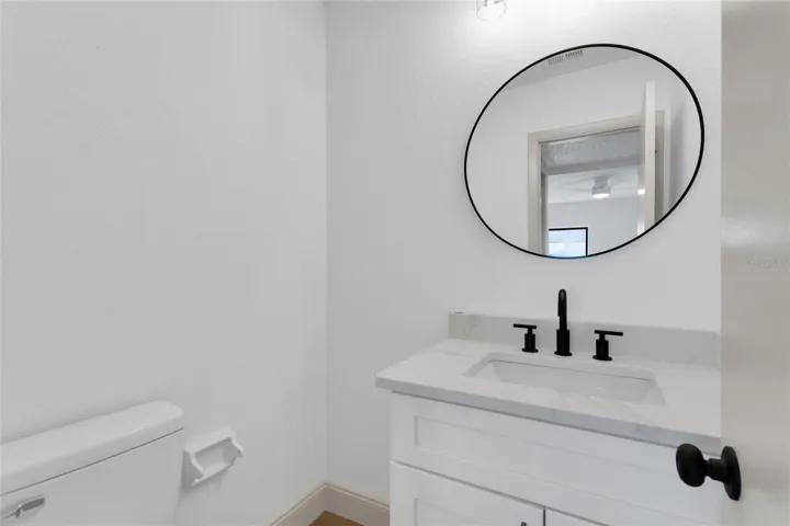 Downstairs 1/2 bath